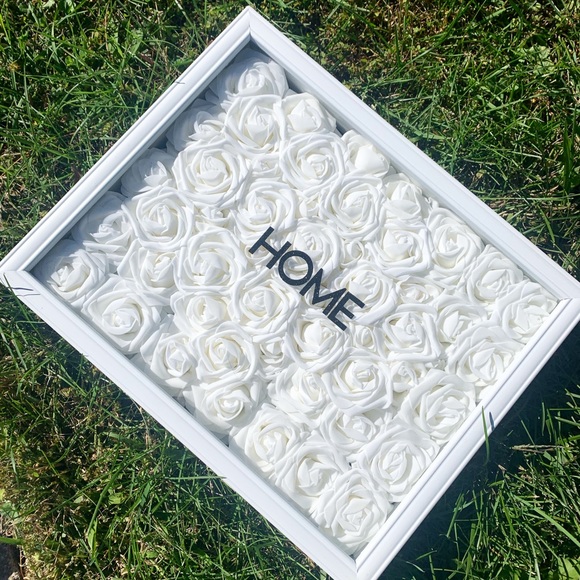 Flower arrangement - Picture 2 of 4